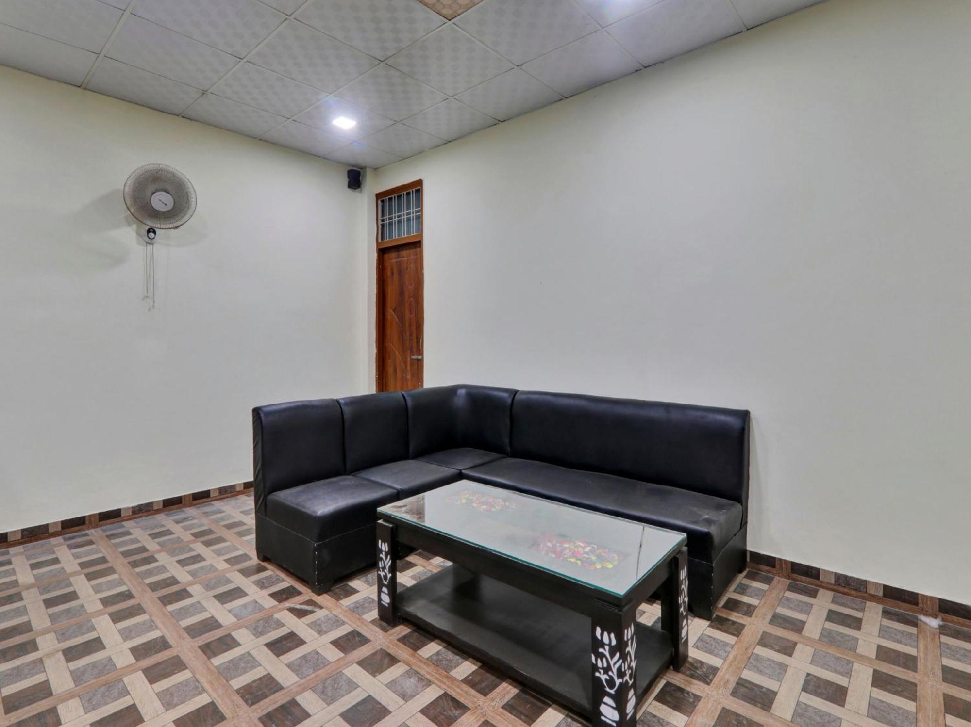 Hotel O Aradhya Galaxy Bhauli 外观 照片